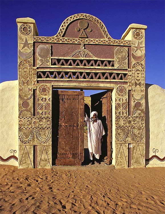 Karima: Rest House - The Karima Nubian rest house entrance door in typical Nubian style, ...