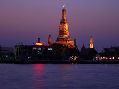 Wat Arun, una veduta notturna