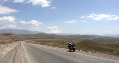 Turchia: paesaggio con moto