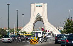 Teheran: piazza Azadi