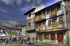 Largo da Oliveira e Piazza Sao Tiago