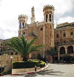 Notre Dame, Istituto Pontificio