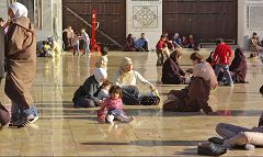 Damasco: pellegrini alla moschea