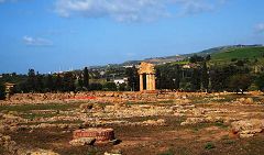 Agrigento, Valle dei Templi: tempio di Castore e Polluce
