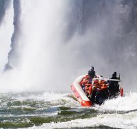 La risalita delle rapide, in gommone